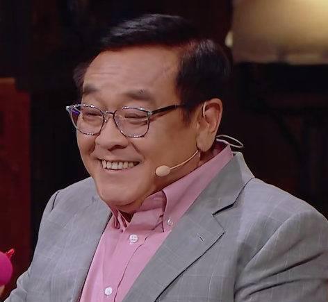 尔冬升吃瓜表情可爱,可爱到犯规！